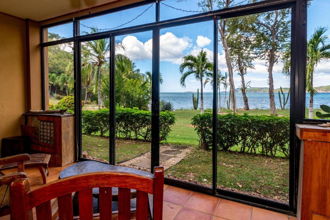 Warm Interiors And Orange Hues On Ground Floor In Front Of Beach Villa Playa Flamingo Exterior foto