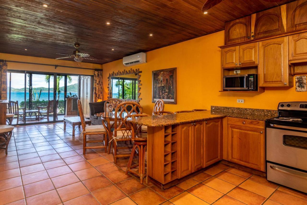 Warm Interiors And Orange Hues On Ground Floor In Front Of Beach Villa Playa Flamingo Exterior foto