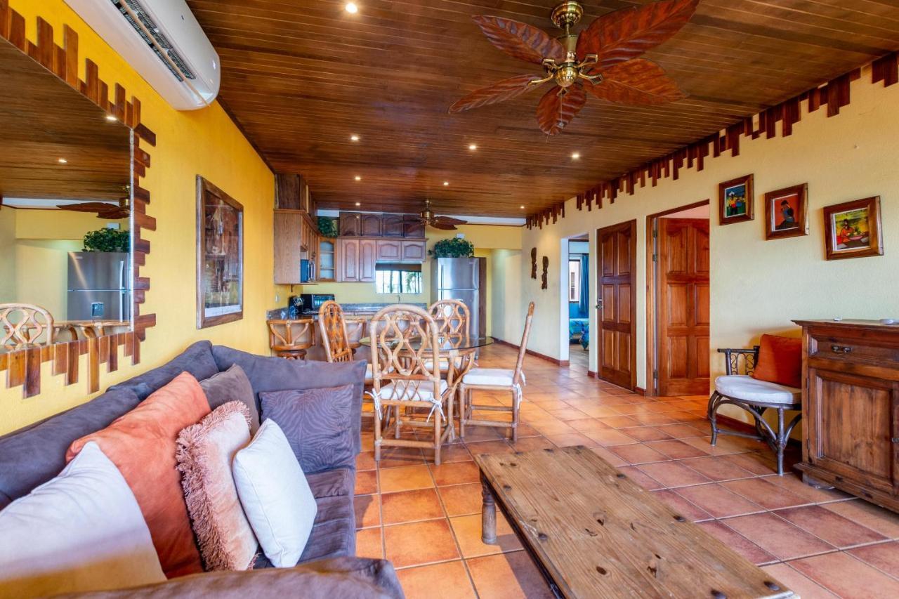 Warm Interiors And Orange Hues On Ground Floor In Front Of Beach Villa Playa Flamingo Exterior foto