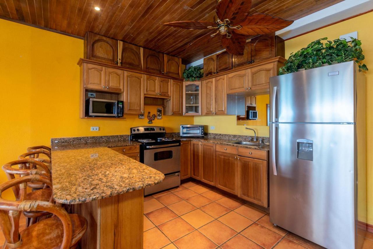 Warm Interiors And Orange Hues On Ground Floor In Front Of Beach Villa Playa Flamingo Exterior foto