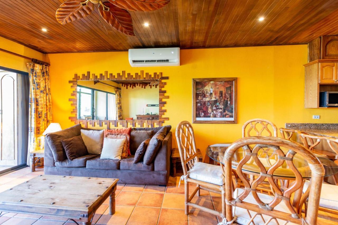 Warm Interiors And Orange Hues On Ground Floor In Front Of Beach Villa Playa Flamingo Exterior foto